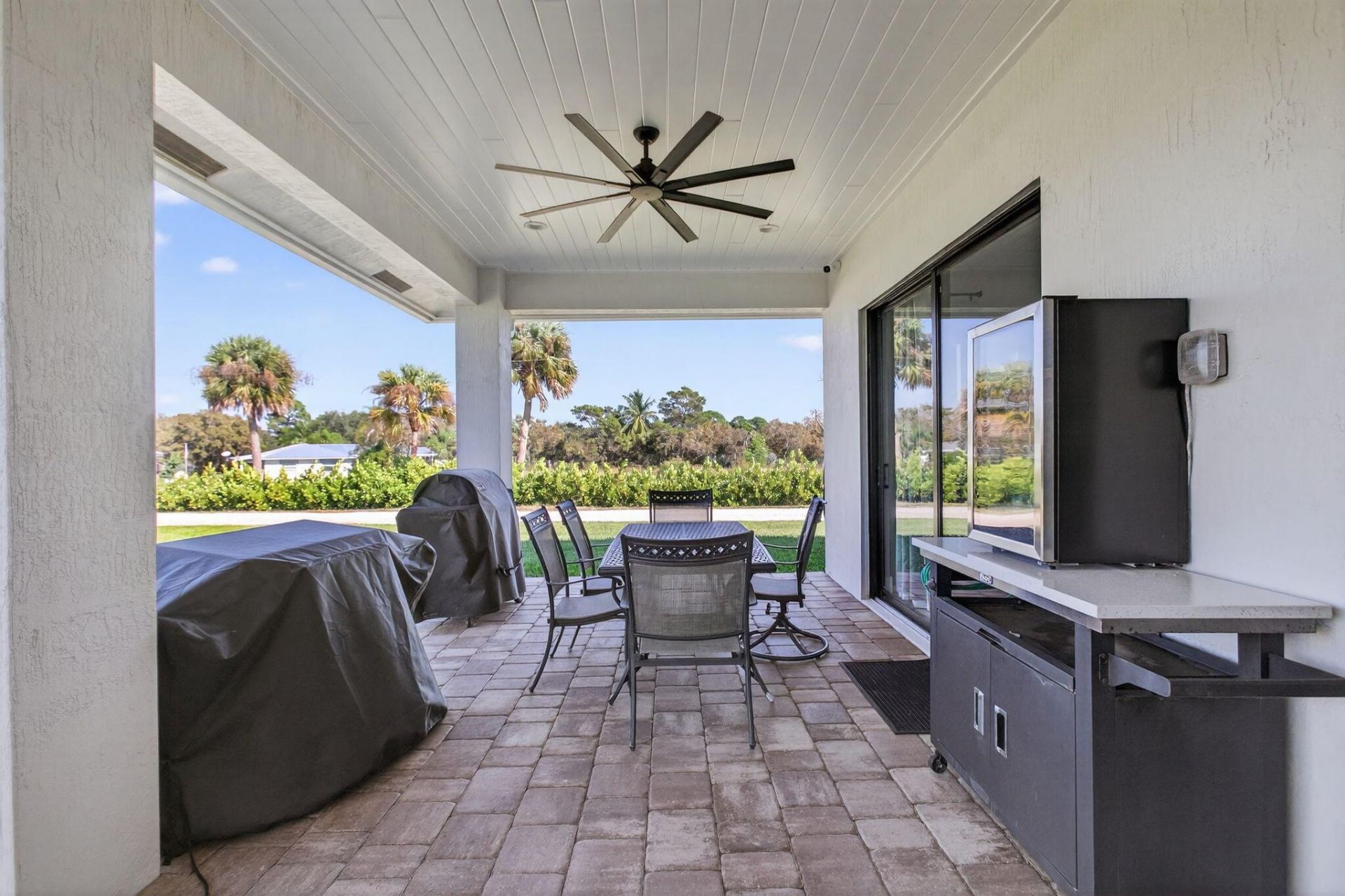 8249 SE Dharlys Street, Hobe Sound, FL 33455 Photo