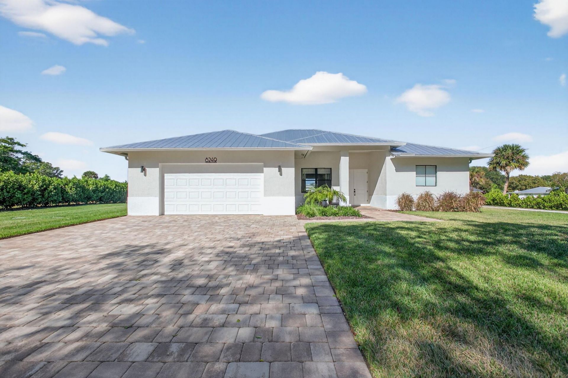 8249 SE Dharlys Street, Hobe Sound, FL 33455 Photo