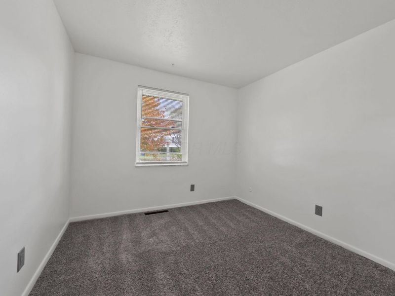 5137 Holbrook Drive, Columbus, OH 43232 Photo 11