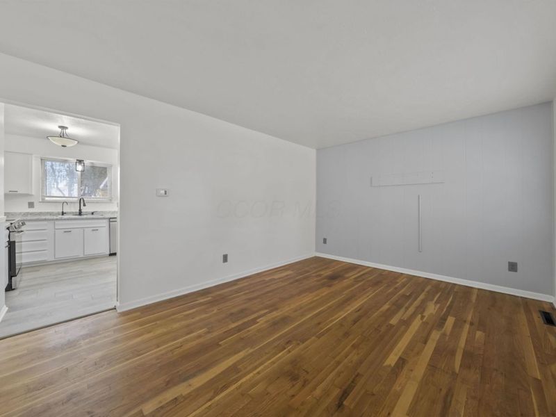 5137 Holbrook Drive, Columbus, OH 43232 Photo 2