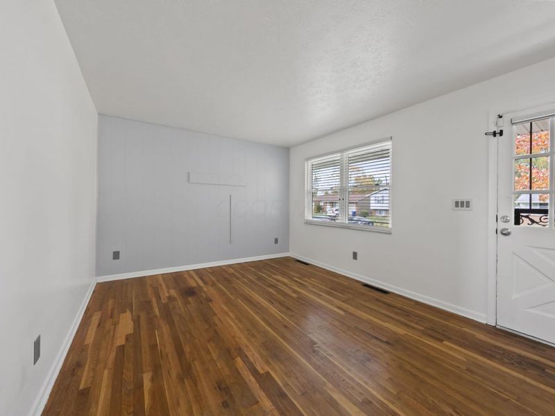 5137 Holbrook Drive, Columbus, OH 43232 Photo 3