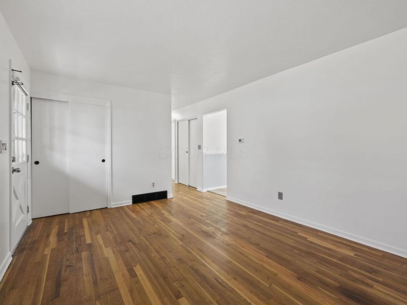 5137 Holbrook Drive, Columbus, OH 43232 Photo 4