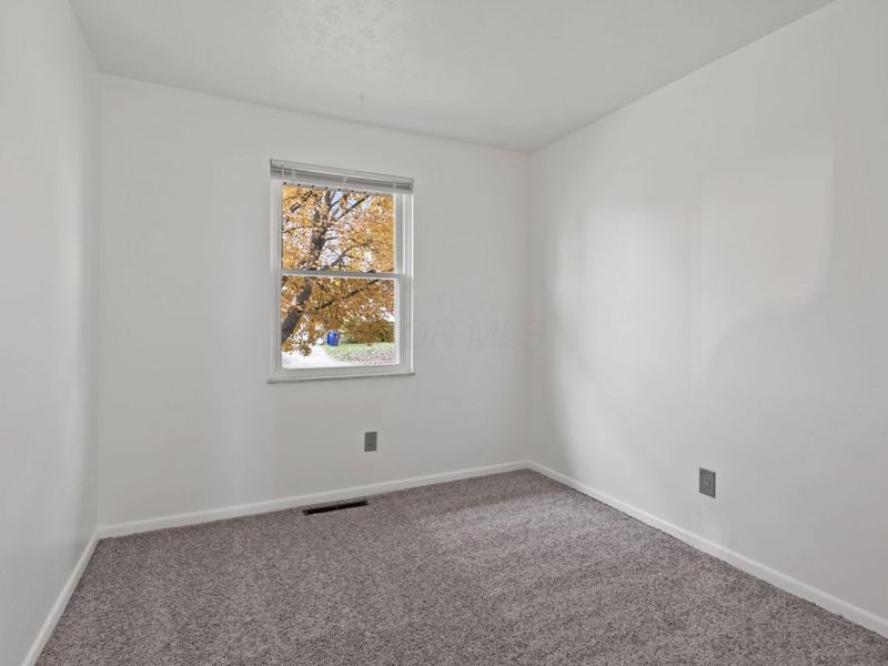 5137 Holbrook Drive, Columbus, OH 43232 Photo 8