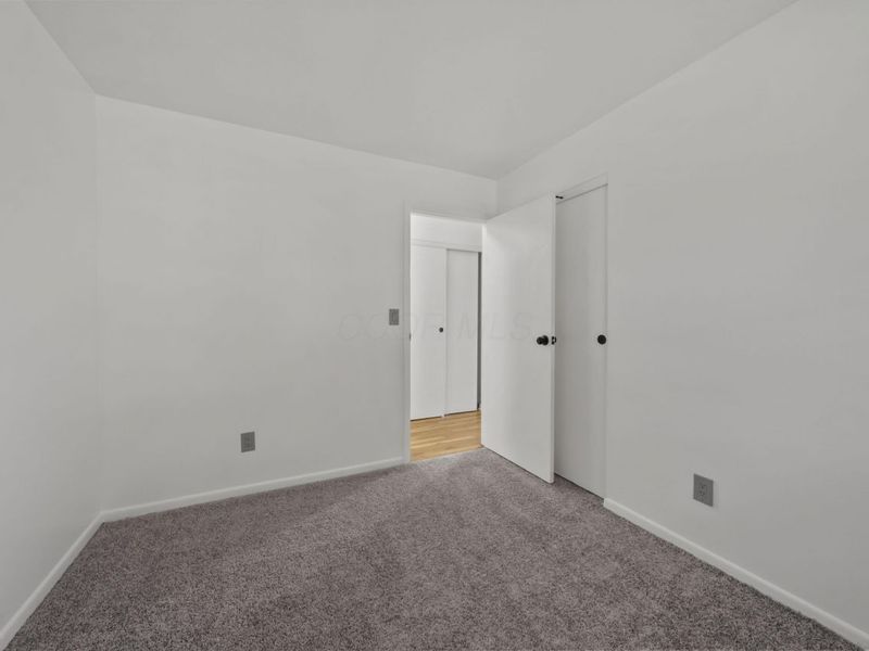 5137 Holbrook Drive, Columbus, OH 43232 Photo 9