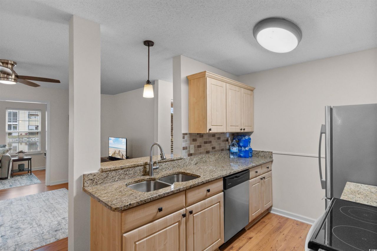 2262 Andover Dr. Photo 9