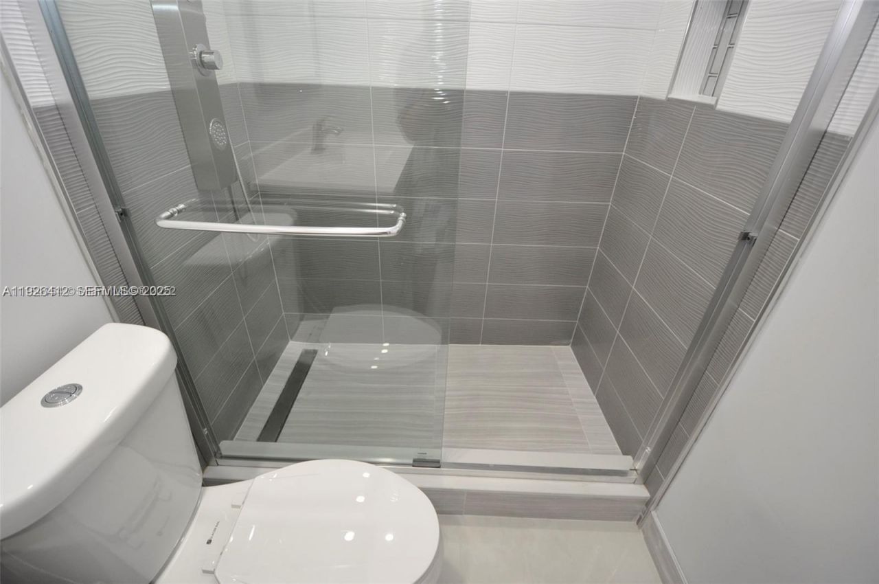 2030 S Ocean Dr, Unit 1504, Hallandale Beach, FL 33009 Photo