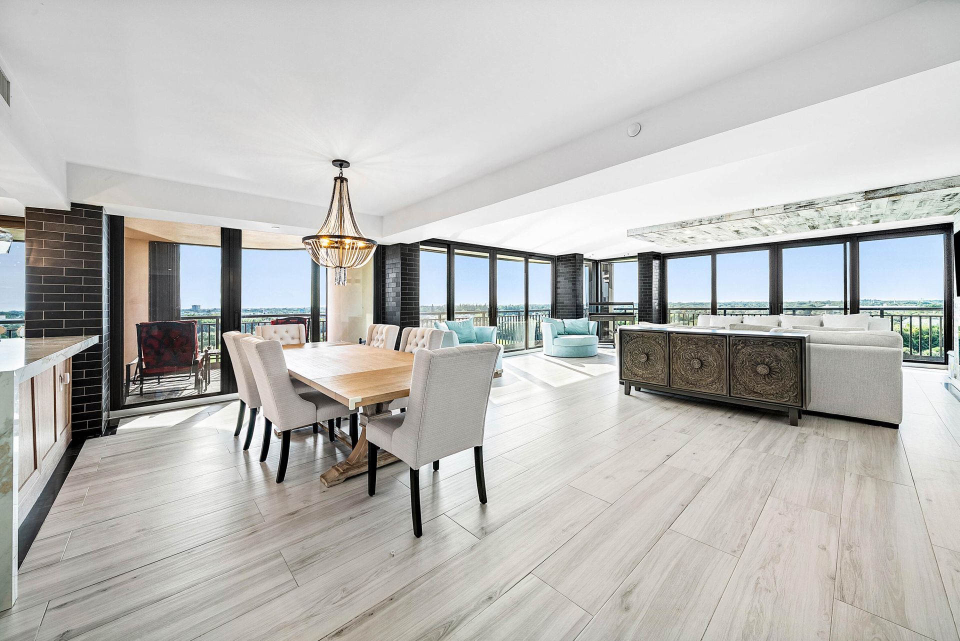 2427 Presidential Way, Unit 802, West Palm Beach, FL 33401 Photo