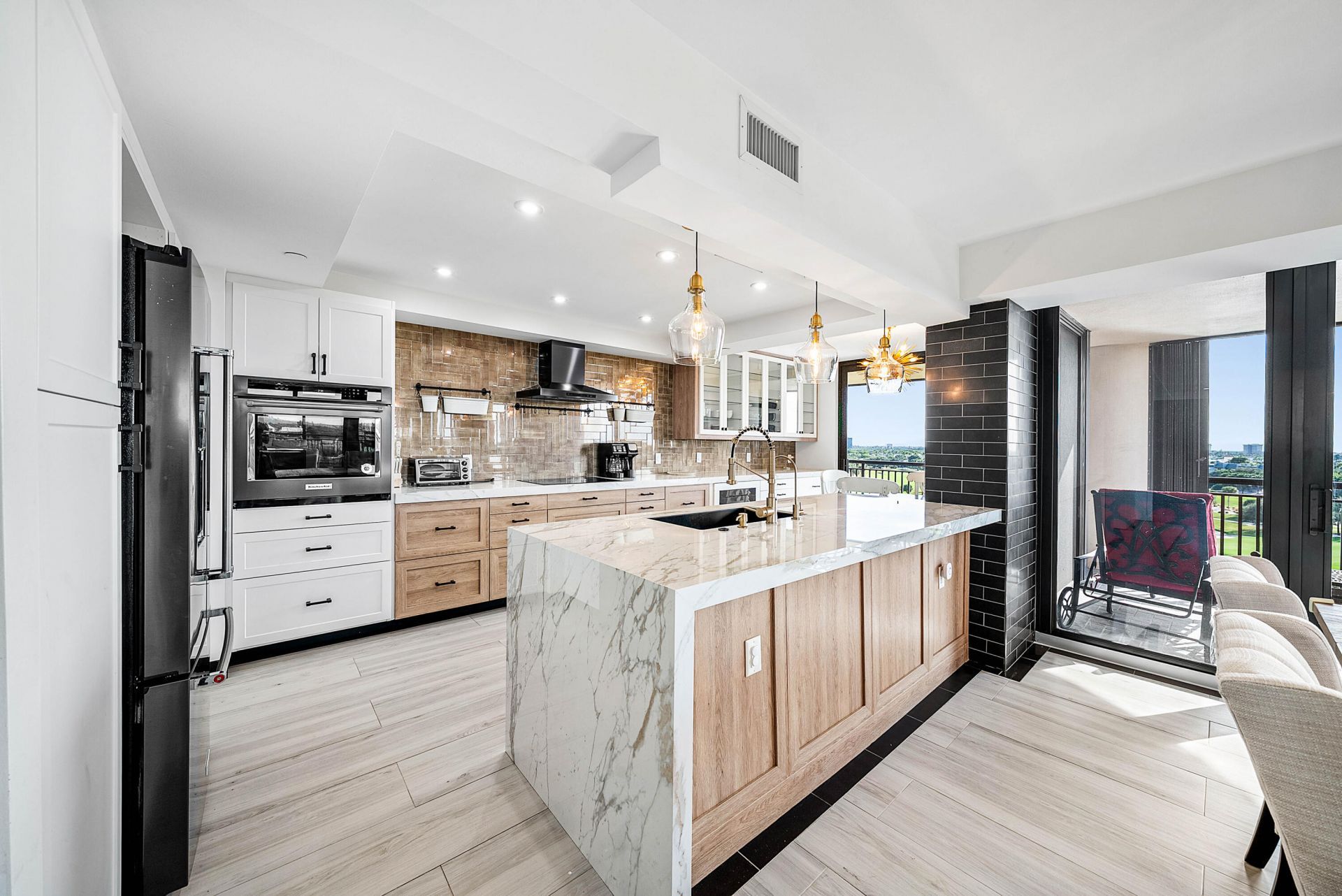 2427 Presidential Way, Unit 802, West Palm Beach, FL 33401 Photo