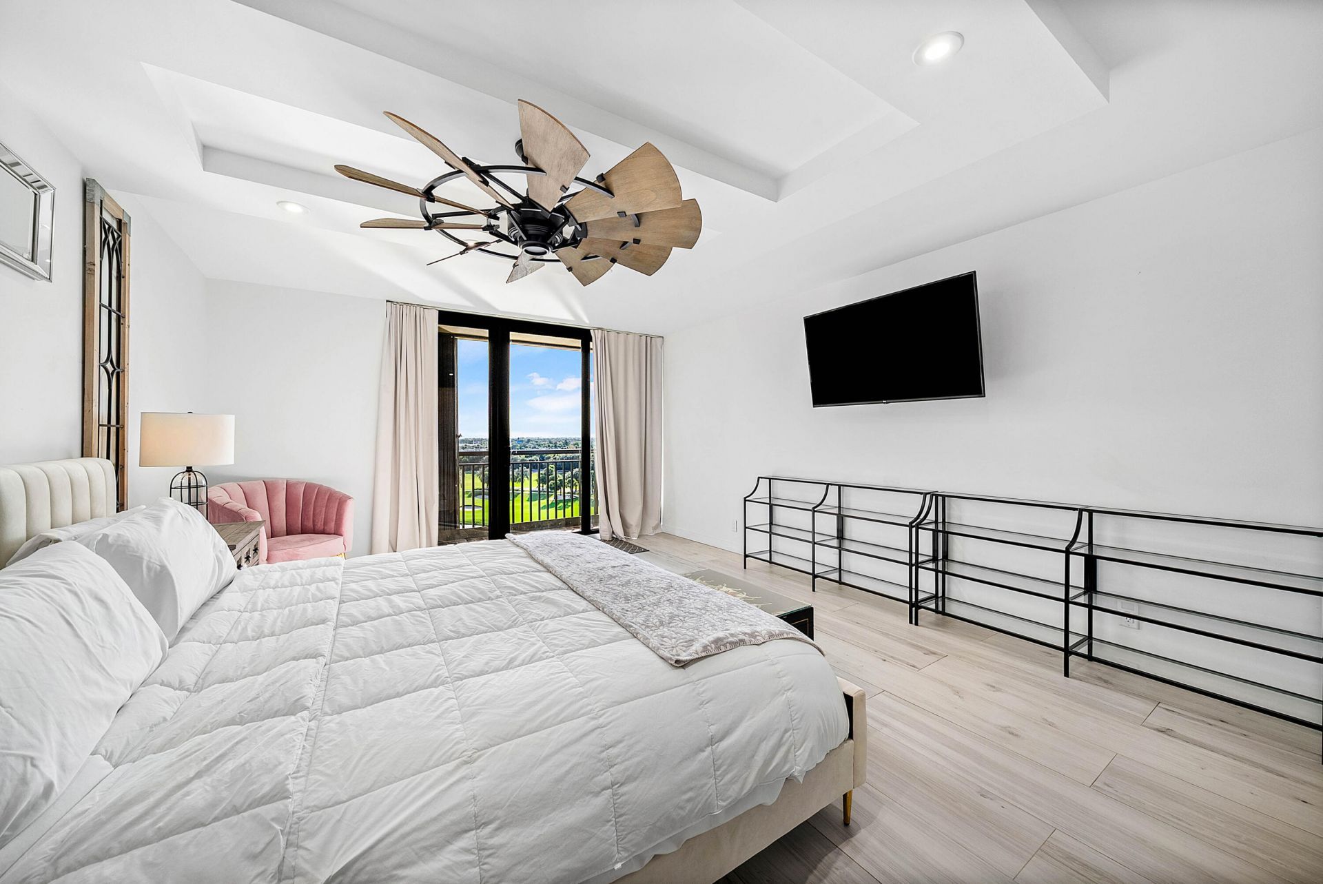 2427 Presidential Way, Unit 802, West Palm Beach, FL 33401 Photo