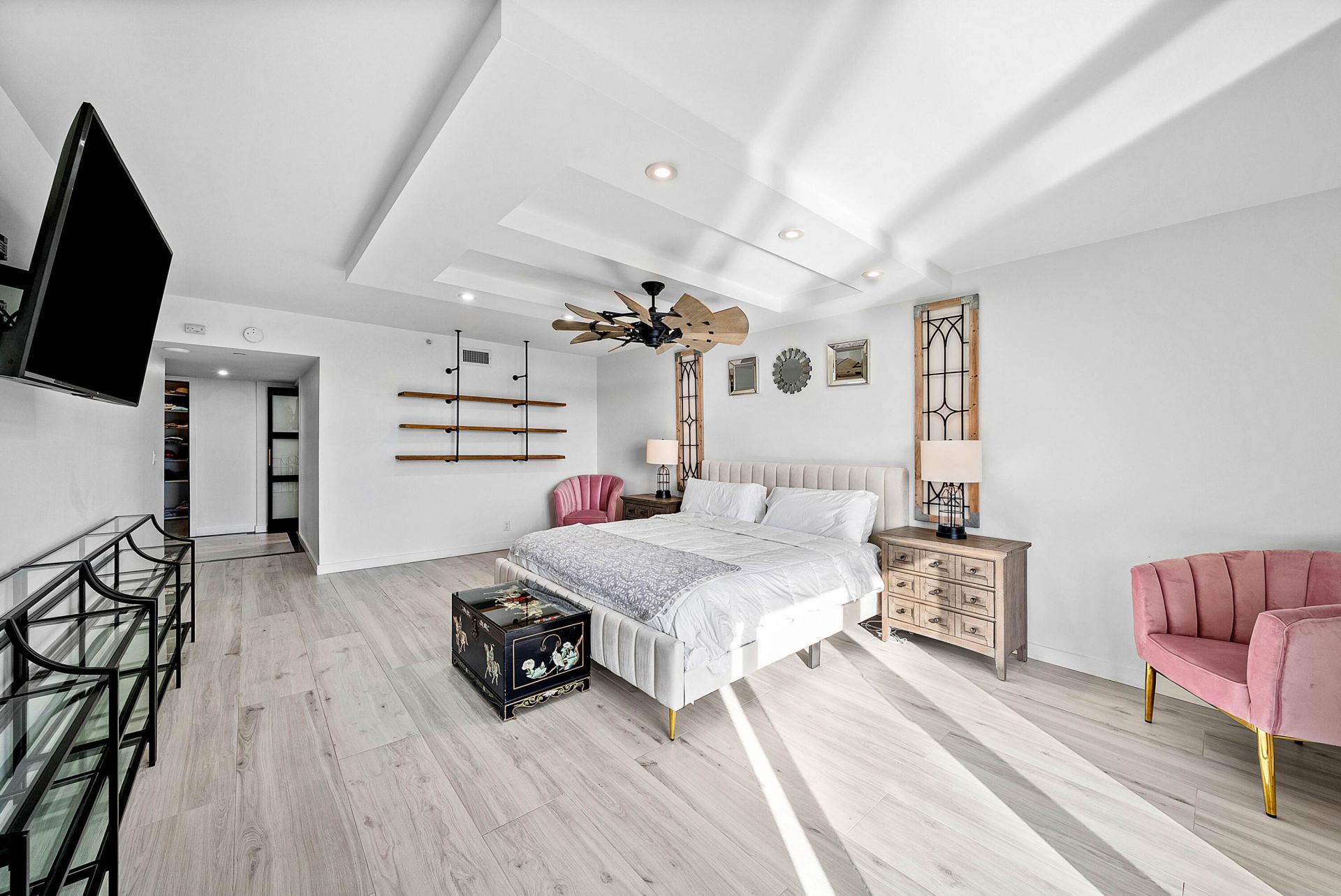 2427 Presidential Way, Unit 802, West Palm Beach, FL 33401 Photo