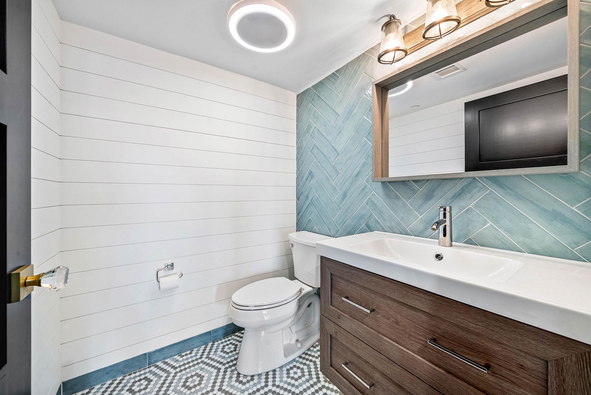 2427 Presidential Way, Unit 802, West Palm Beach, FL 33401 Photo