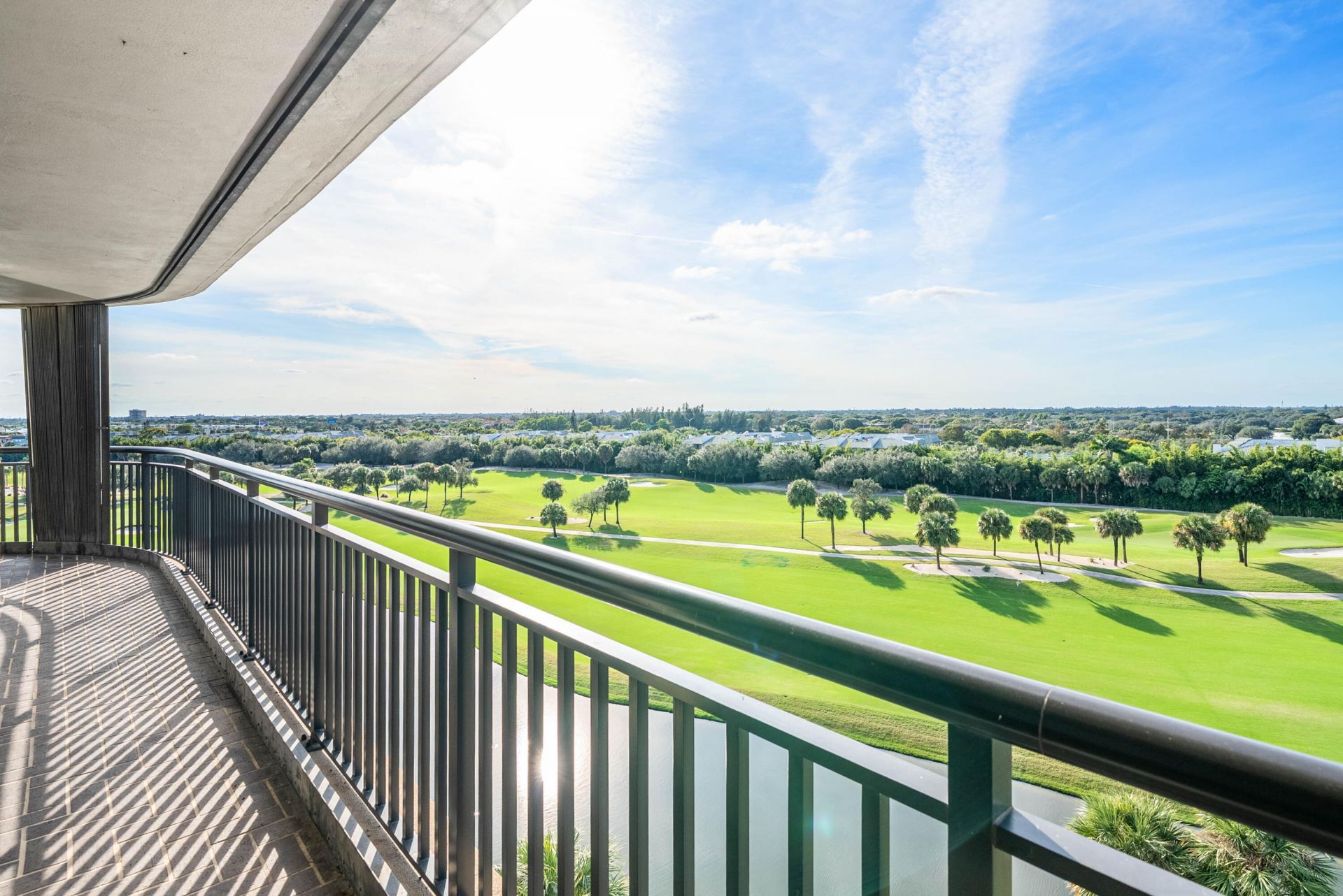 2427 Presidential Way, Unit 802, West Palm Beach, FL 33401 Photo