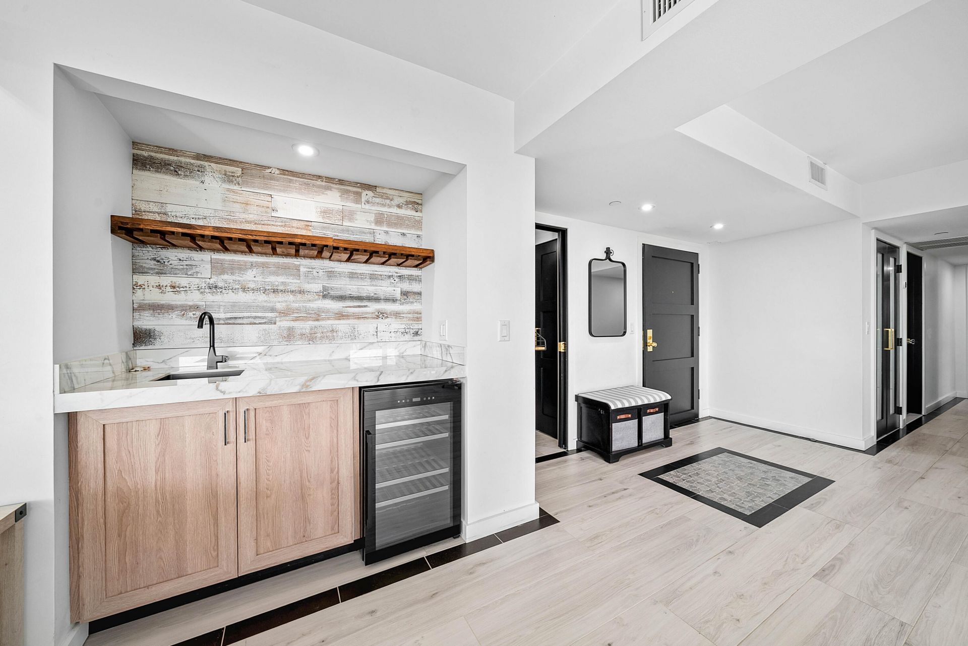 2427 Presidential Way, Unit 802, West Palm Beach, FL 33401 Photo