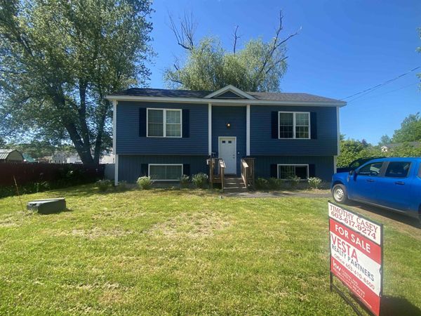32 Mechanic Street, Farmington, NH 03835