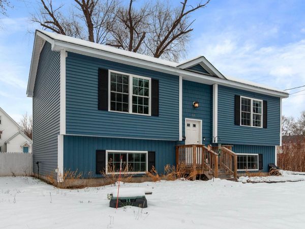 32 Mechanic Street, Farmington, NH 03835