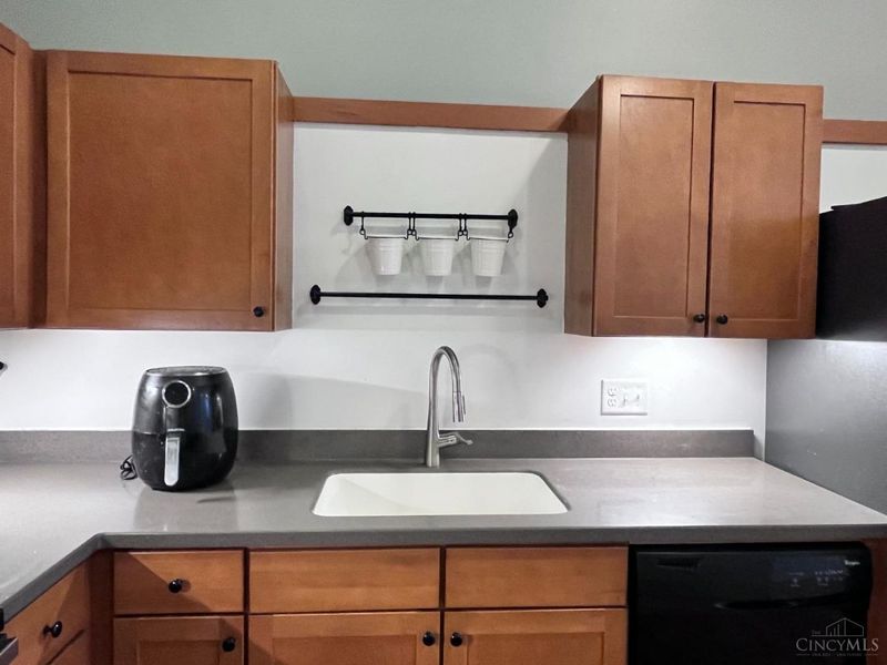 1432 Race Street, Unit 102, Cincinnati, OH 45202 Photo 7