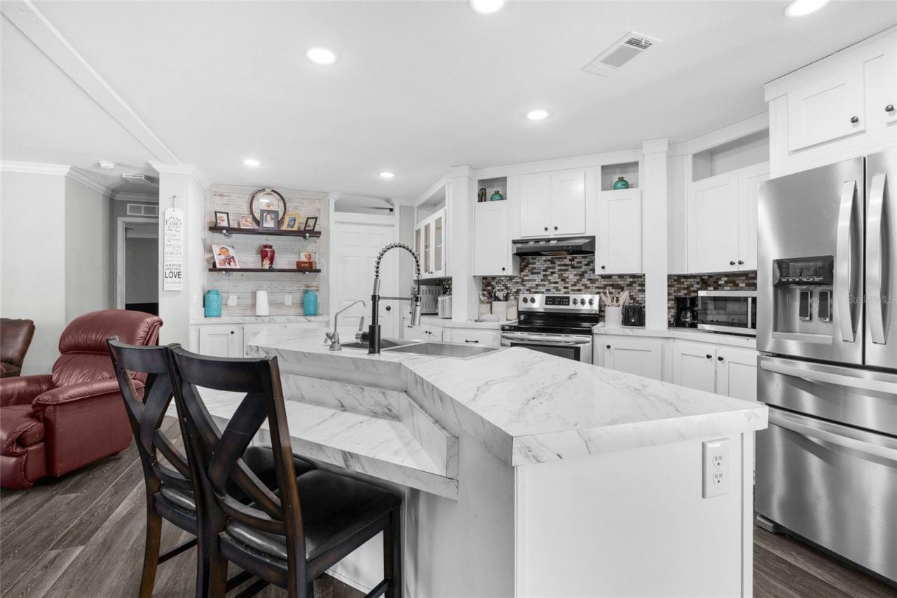 272 SW Old Niblack Avenue, Fort White, FL 32038 Photo