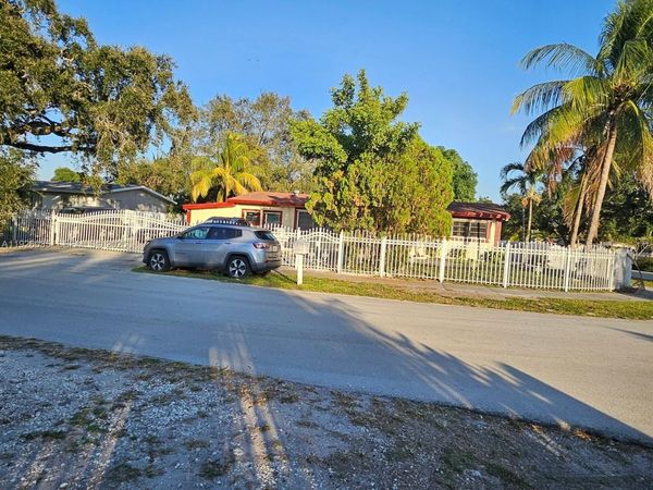 19601 NE Miami Ct, Miami, FL 33179