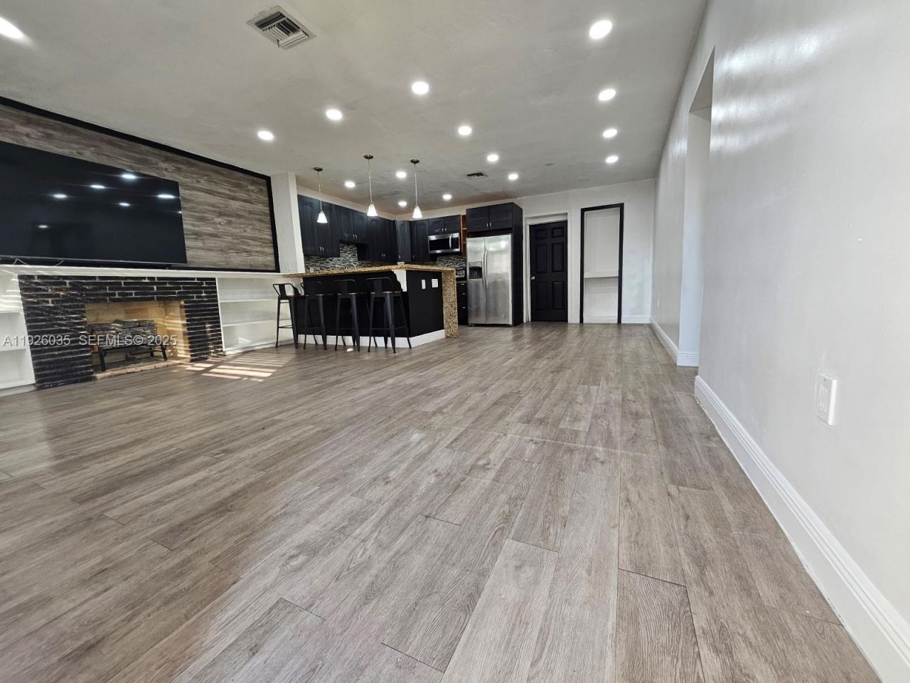 19601 NE Miami Ct, Miami, FL 33179 Photo