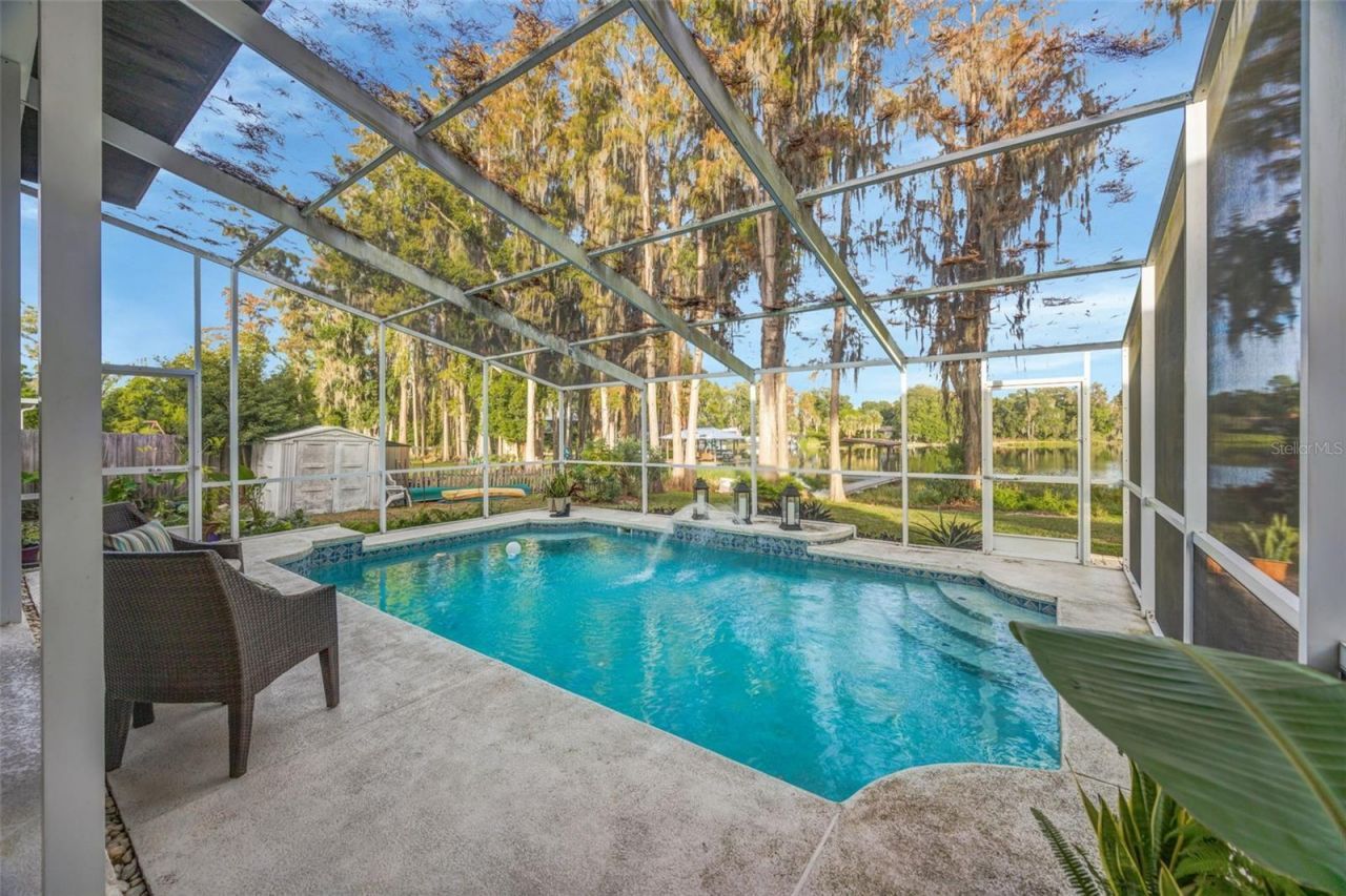 18405 Tomlinson Drive, Lutz, FL 33549 Photo