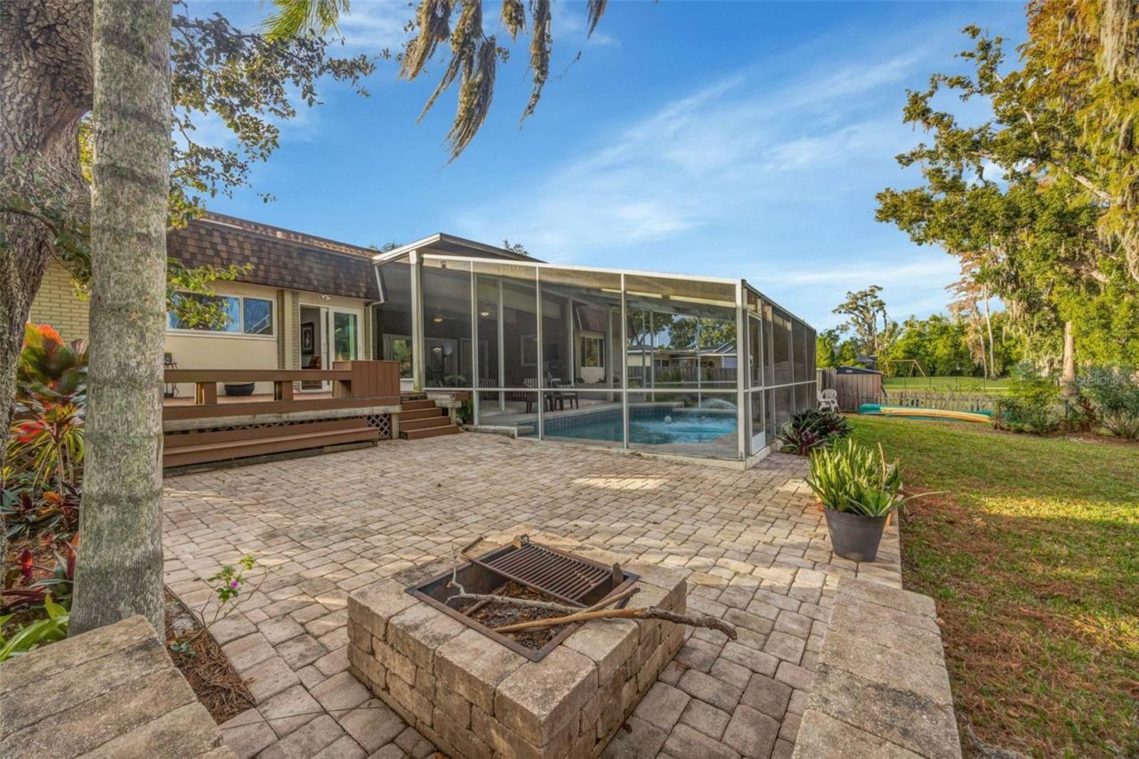 18405 Tomlinson Drive, Lutz, FL 33549 Photo