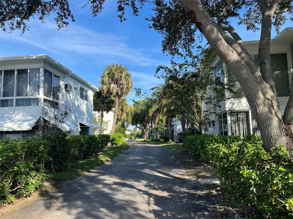 1015 SE 15th Street, Unit 6d, Fort Lauderdale, FL 33316