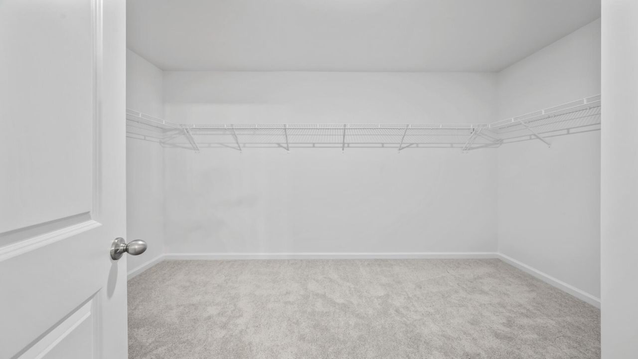 405 Cadbury Loop Photo 14