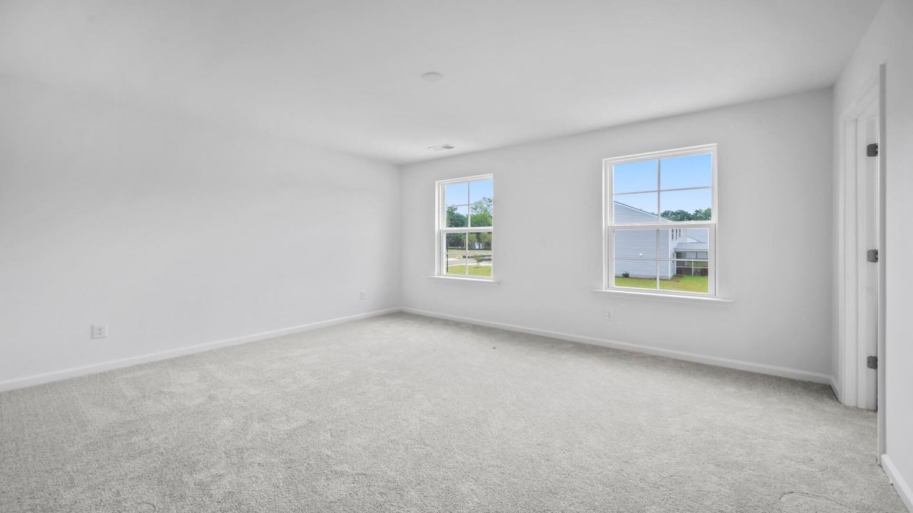 405 Cadbury Loop Photo 18