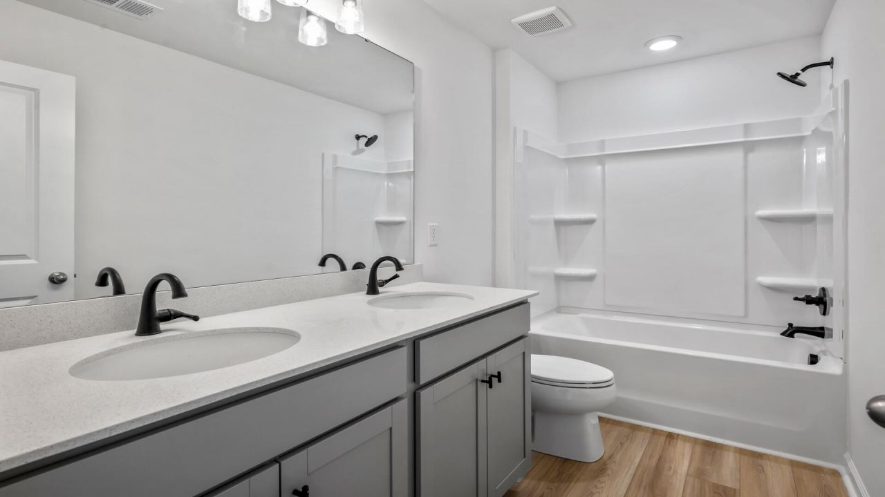 405 Cadbury Loop Photo 19