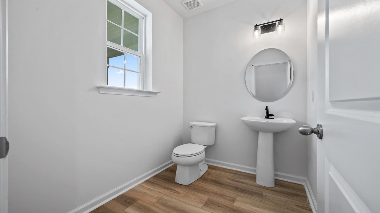 405 Cadbury Loop Photo 3