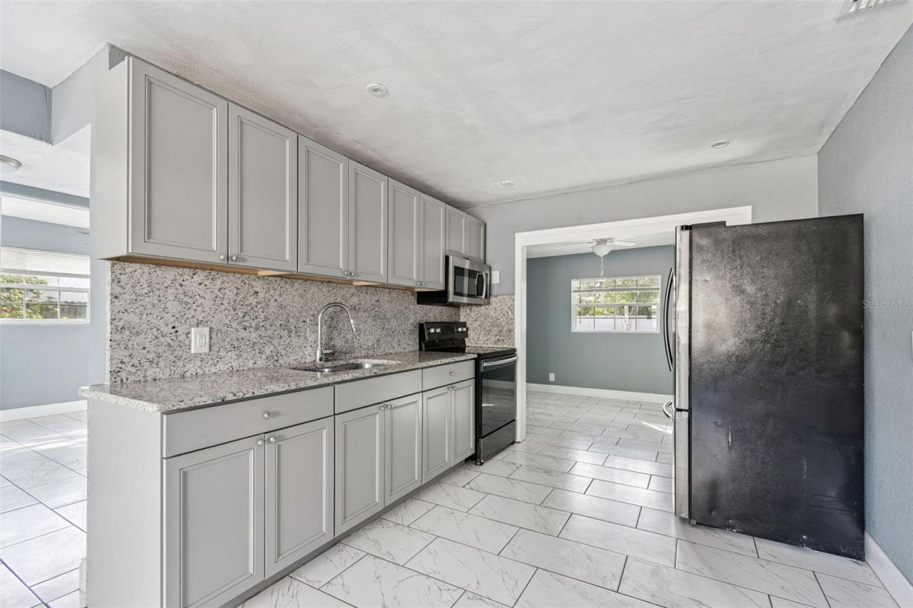 520 Freeport Avenue N, Saint Petersburg, FL 33702 Photo