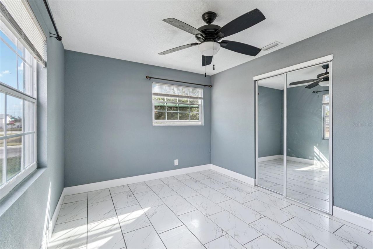 520 Freeport Avenue N, Saint Petersburg, FL 33702 Photo