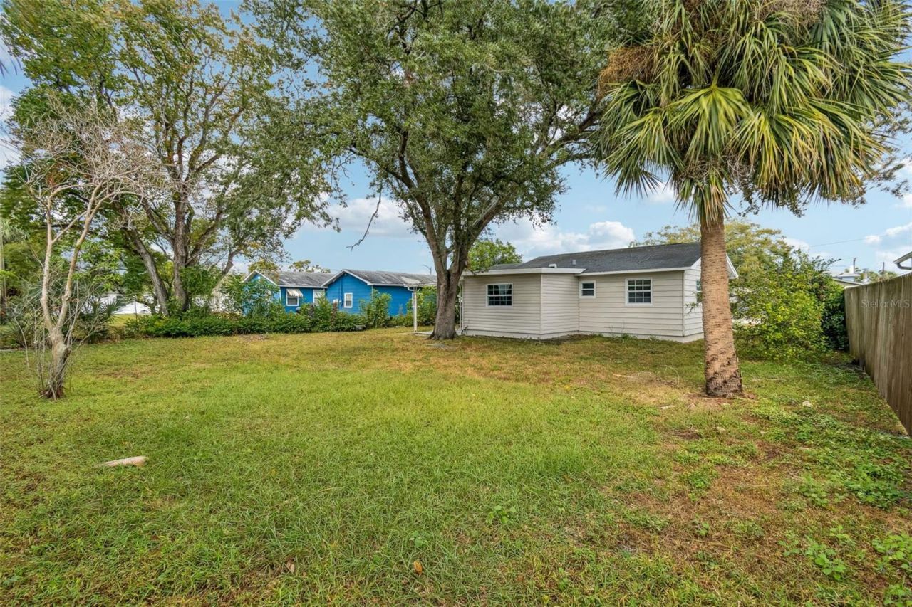 520 Freeport Avenue N, Saint Petersburg, FL 33702 Photo