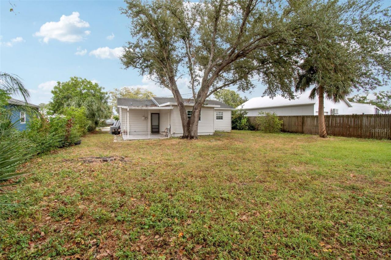 520 Freeport Avenue N, Saint Petersburg, FL 33702 Photo