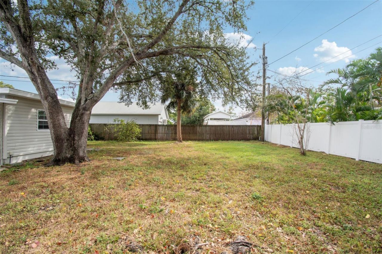 520 Freeport Avenue N, Saint Petersburg, FL 33702 Photo