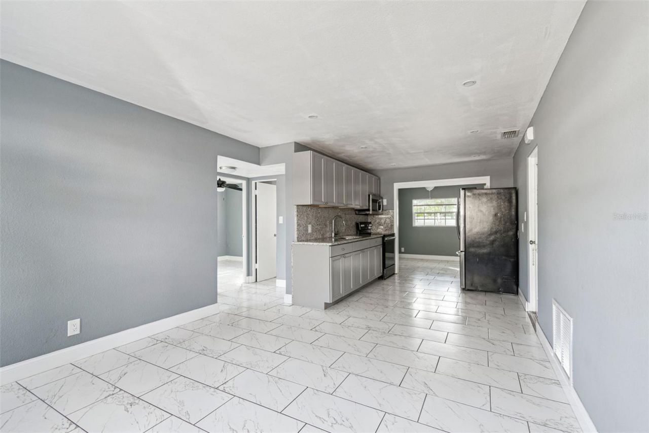 520 Freeport Avenue N, Saint Petersburg, FL 33702 Photo