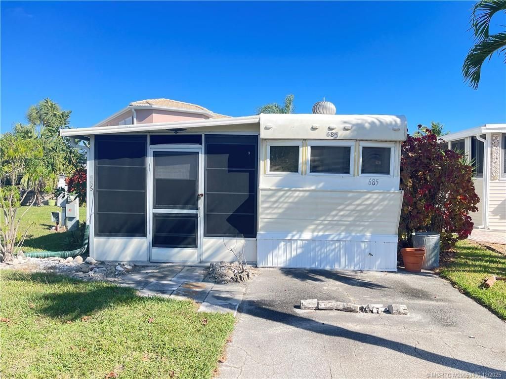 685 Nettles Boulevard, Jensen Beach, FL 34957 Photo