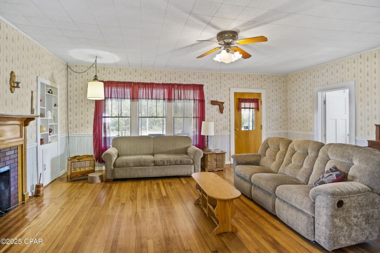 16090 SE Pear Street, Blountstown, FL 32424 Main Photo