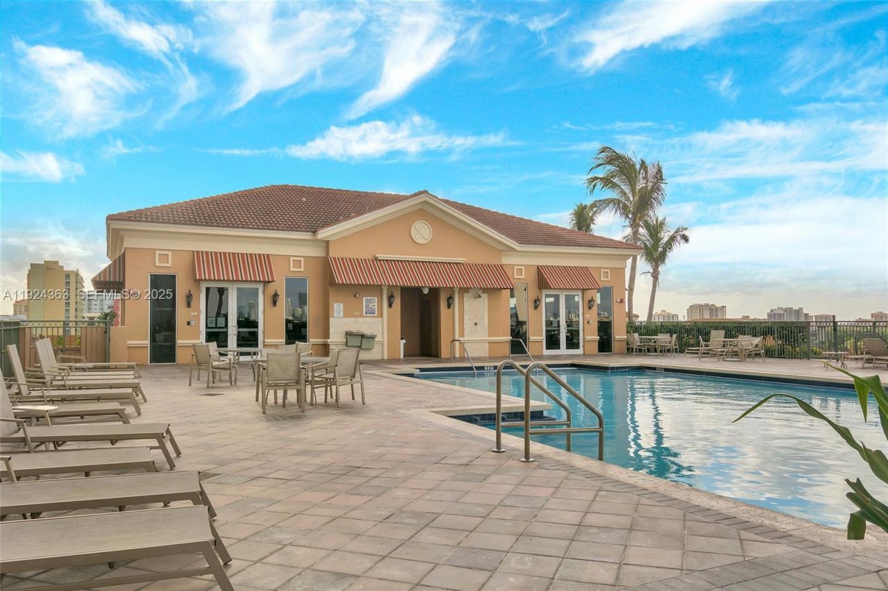 3232 SW 22nd St (coral Way), Unit 905, Miami, FL 33145 Photo