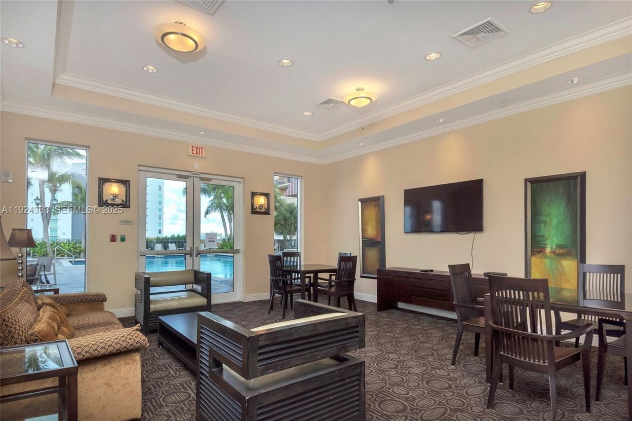 3232 SW 22nd St (coral Way), Unit 905, Miami, FL 33145 Photo