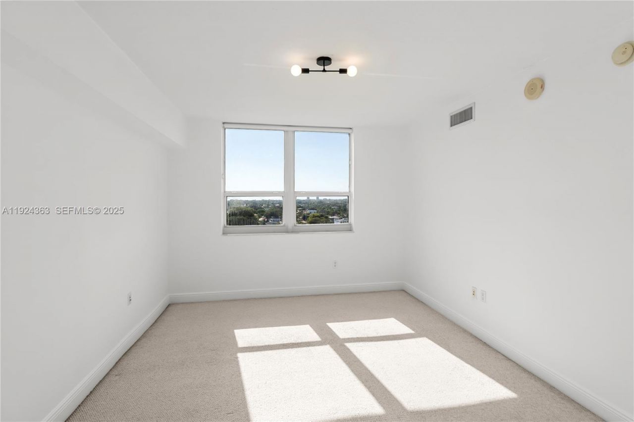 3232 SW 22nd St (coral Way), Unit 905, Miami, FL 33145 Photo