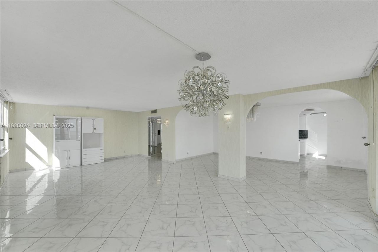 1920 S Ocean Dr, Unit 16B, Hallandale Beach, FL 33009 Photo