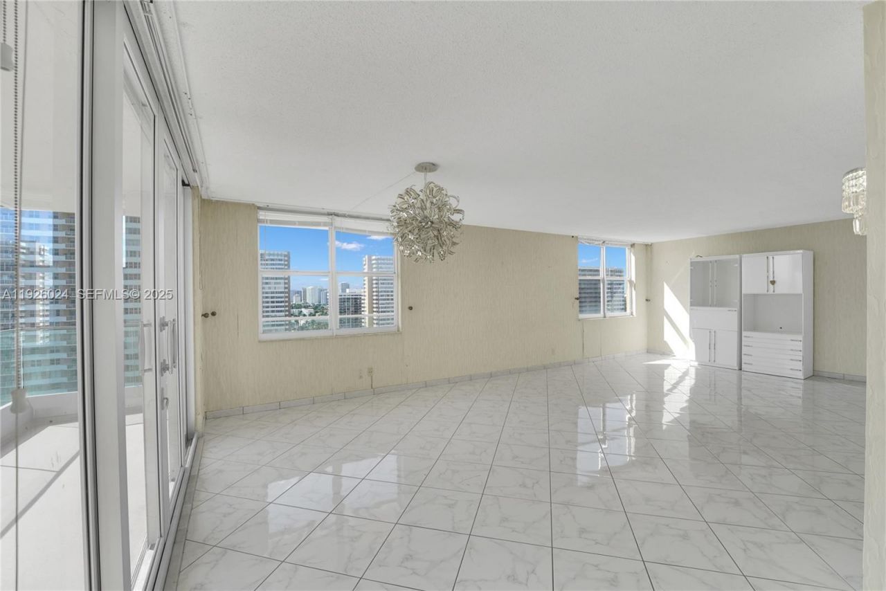 1920 S Ocean Dr, Unit 16B, Hallandale Beach, FL 33009 Photo