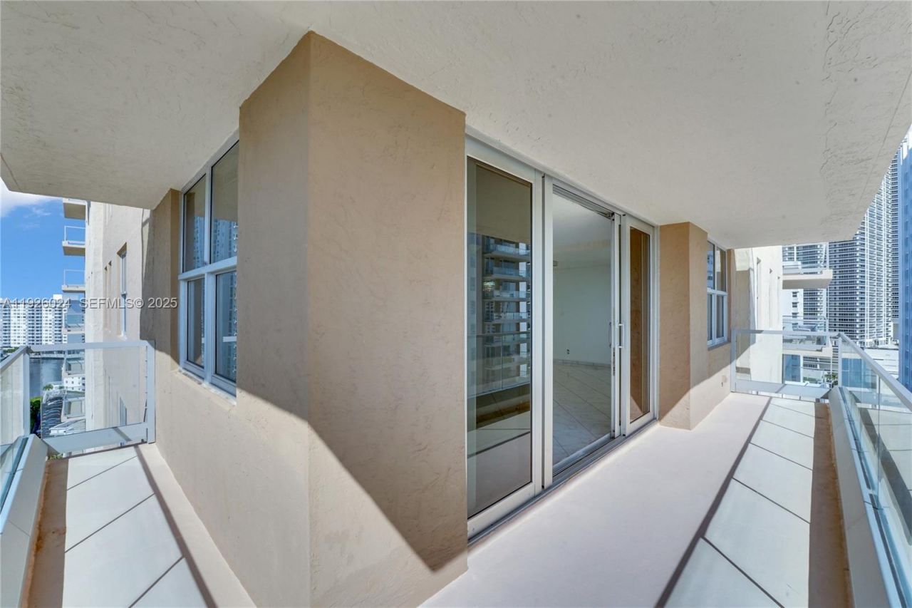 1920 S Ocean Dr, Unit 16B, Hallandale Beach, FL 33009 Photo