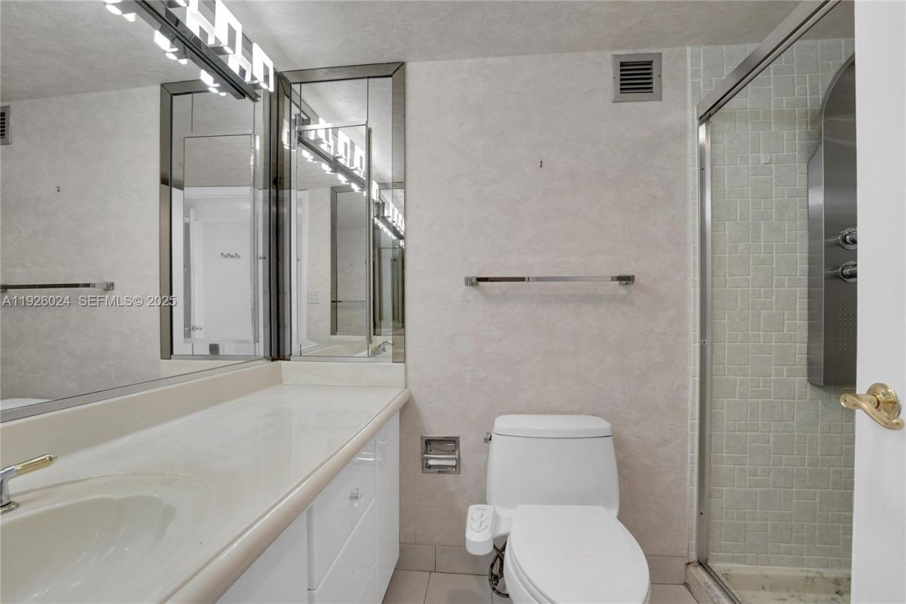1920 S Ocean Dr, Unit 16B, Hallandale Beach, FL 33009 Photo