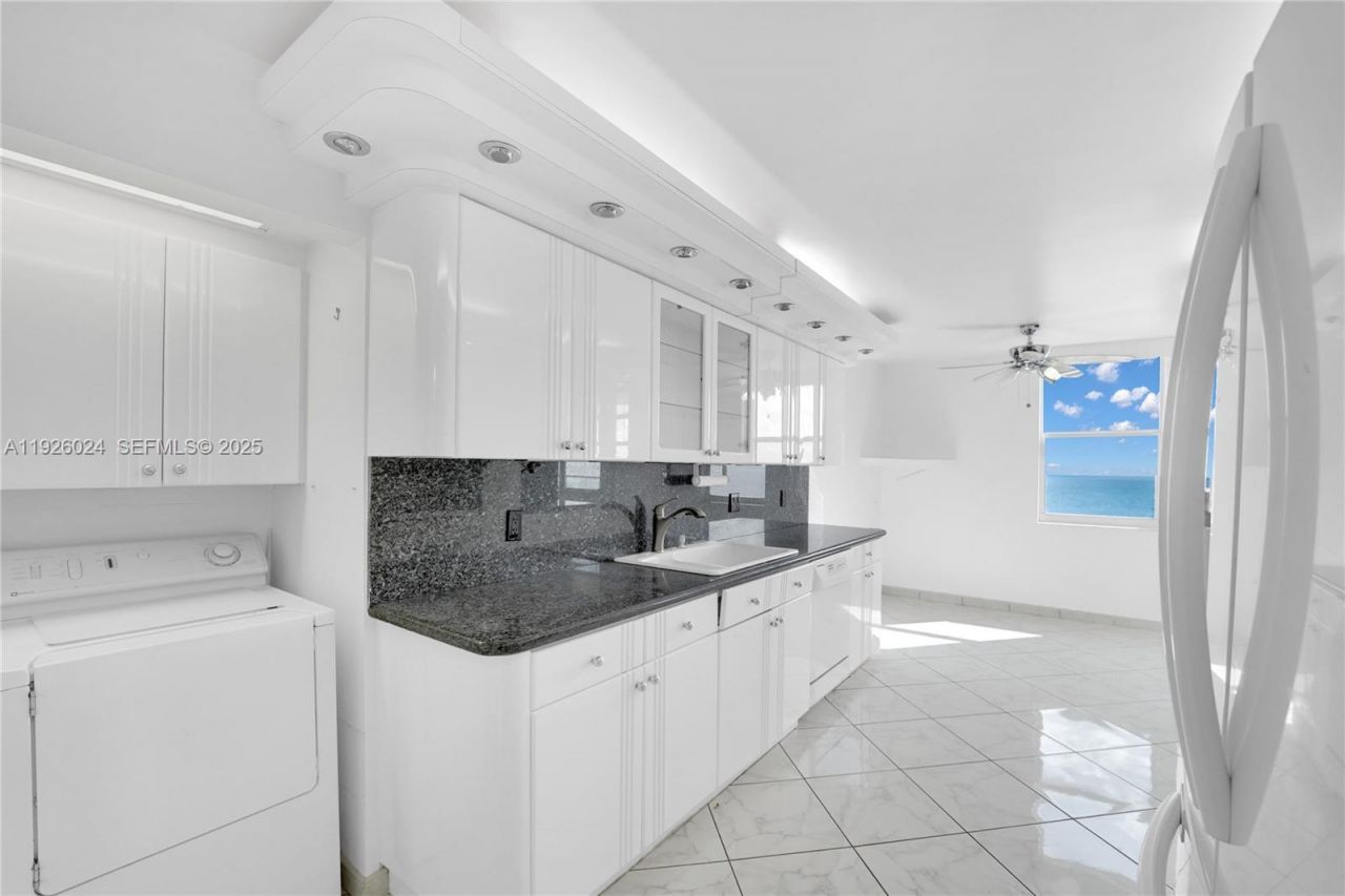 1920 S Ocean Dr, Unit 16B, Hallandale Beach, FL 33009 Photo