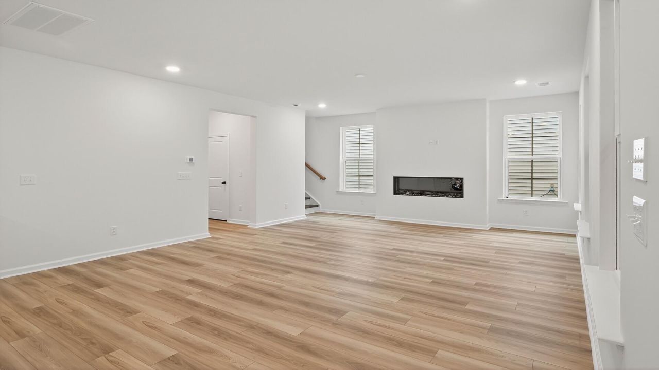 404 Cadbury Loop Photo 15