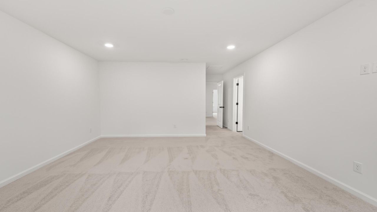 404 Cadbury Loop Photo 19