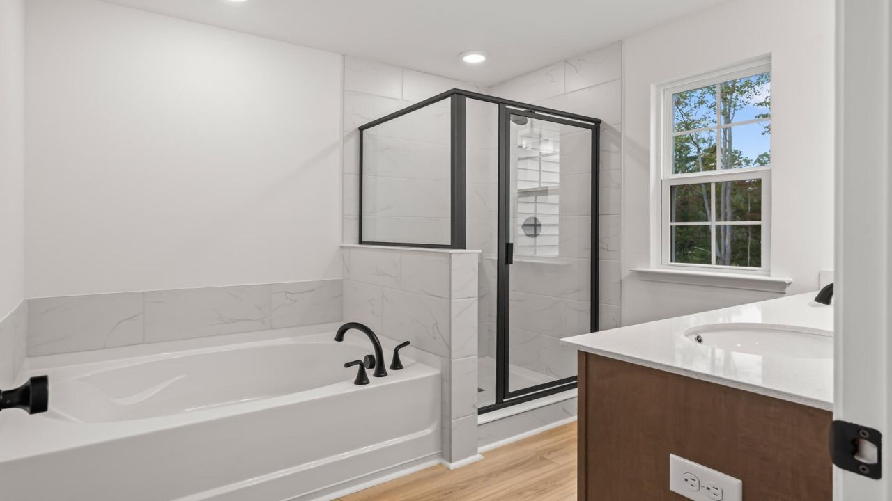 404 Cadbury Loop Photo 23