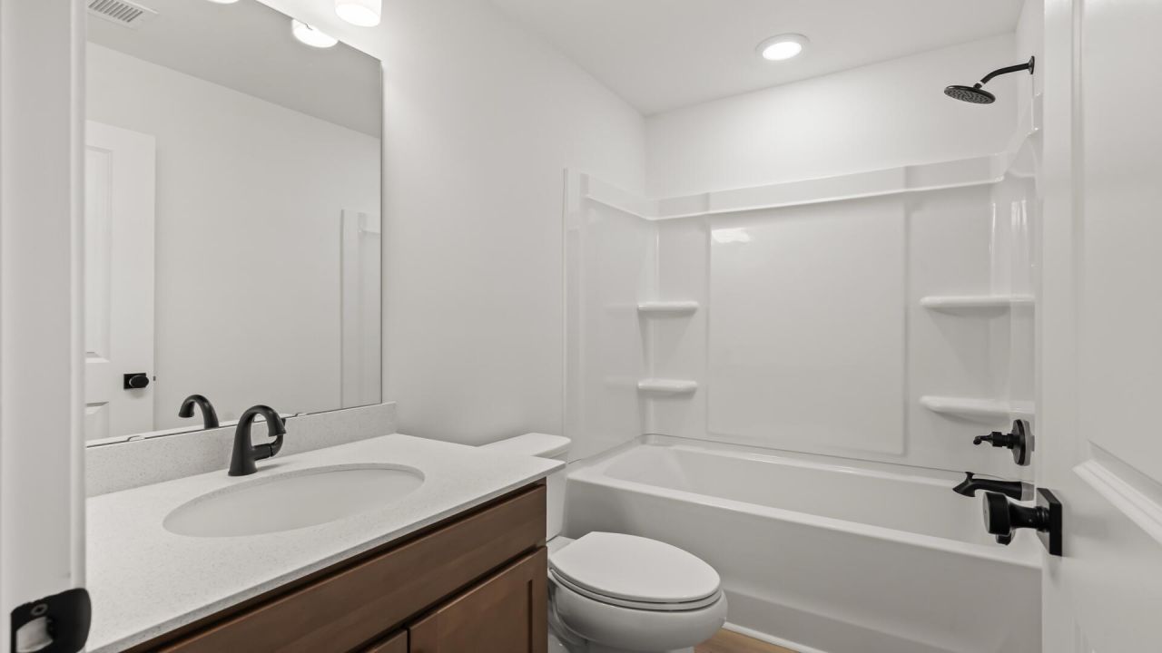 404 Cadbury Loop Photo 28